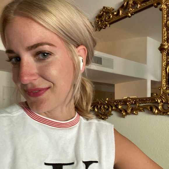 Meet your Posher, Lisa - Picture 3 of 3